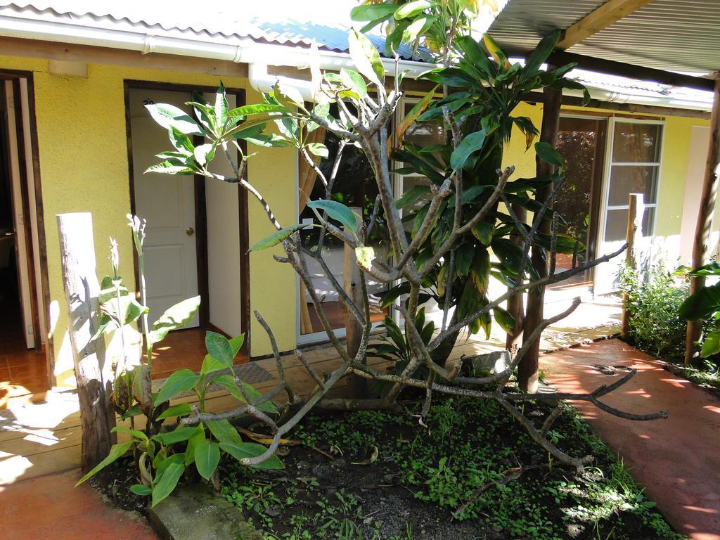Tupa Hotel Hanga Roa Exterior photo