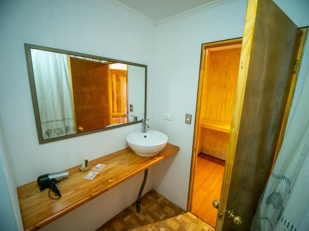 Tupa Hotel Hanga Roa Exterior photo